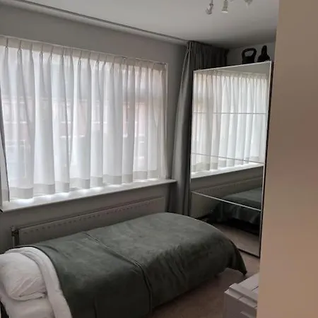 Sunrise Apartment *